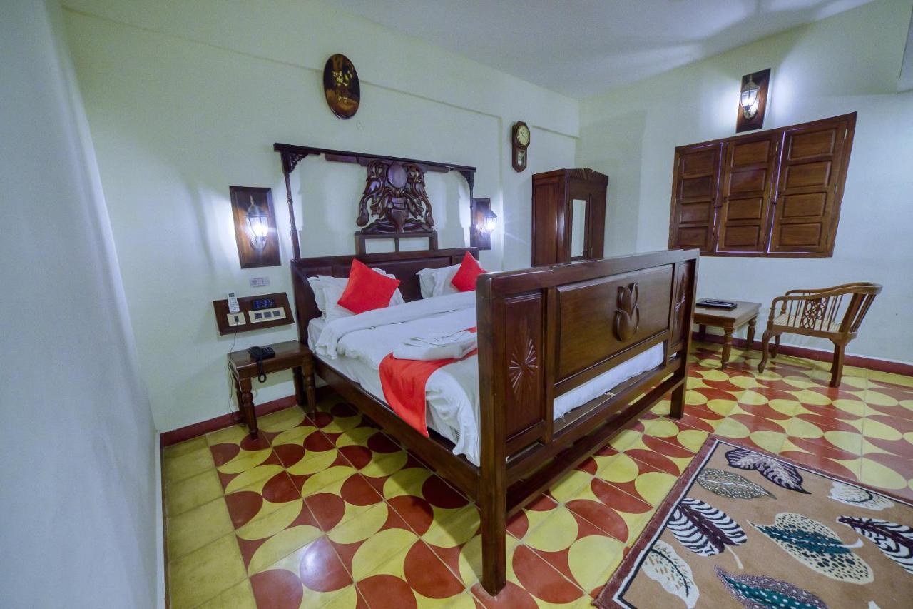Hotel Windsor Castle Салем Екстериор снимка