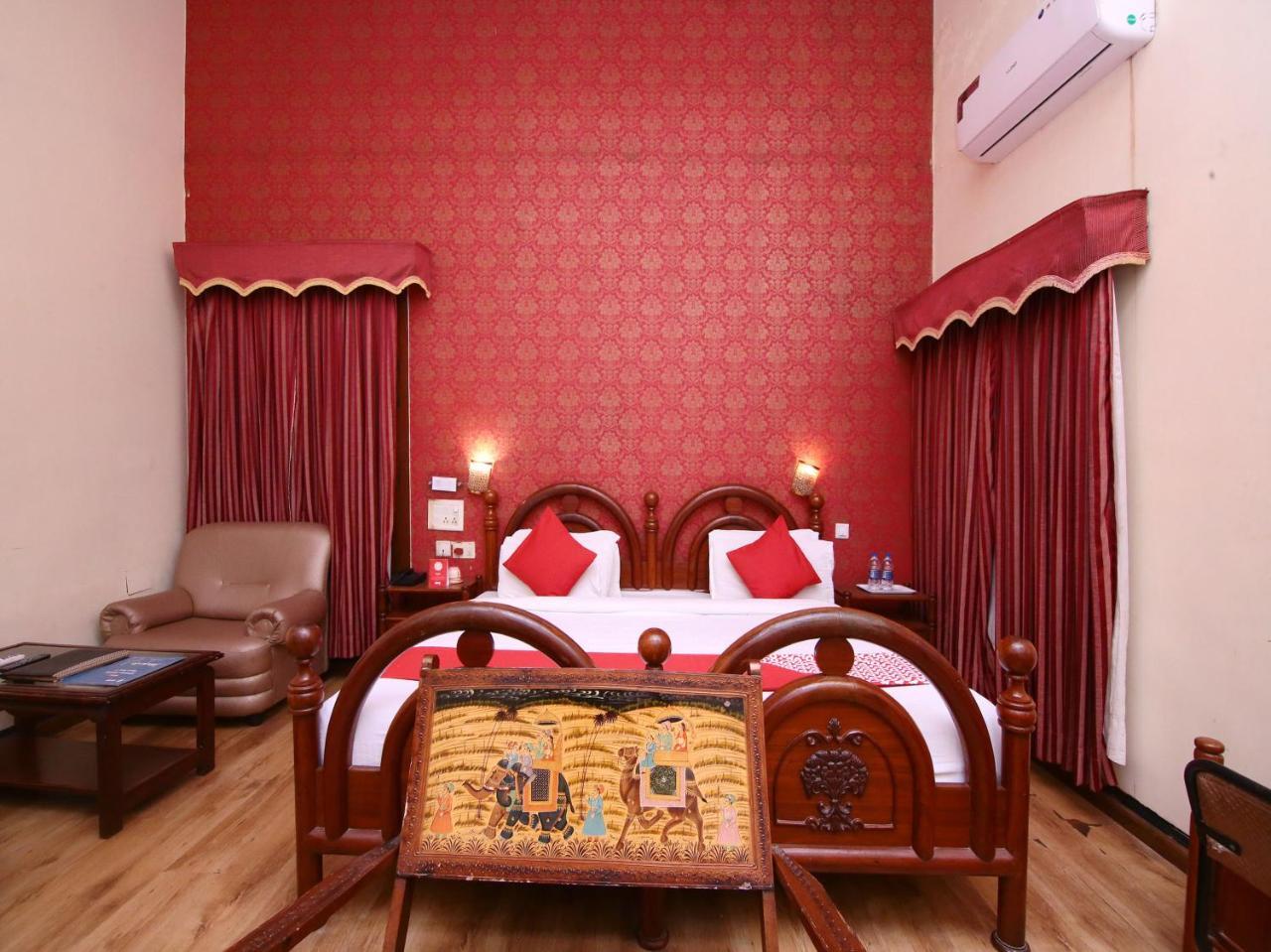 Hotel Windsor Castle Салем Екстериор снимка